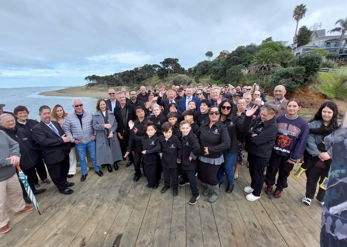 Large crowd turns out to celebrate new Pouto wharf